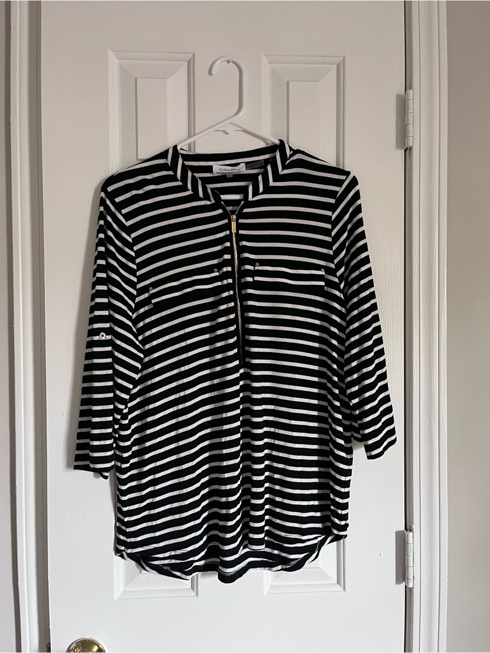 Calvin Klein Women's V-Neck Zippered Blouse Size L
